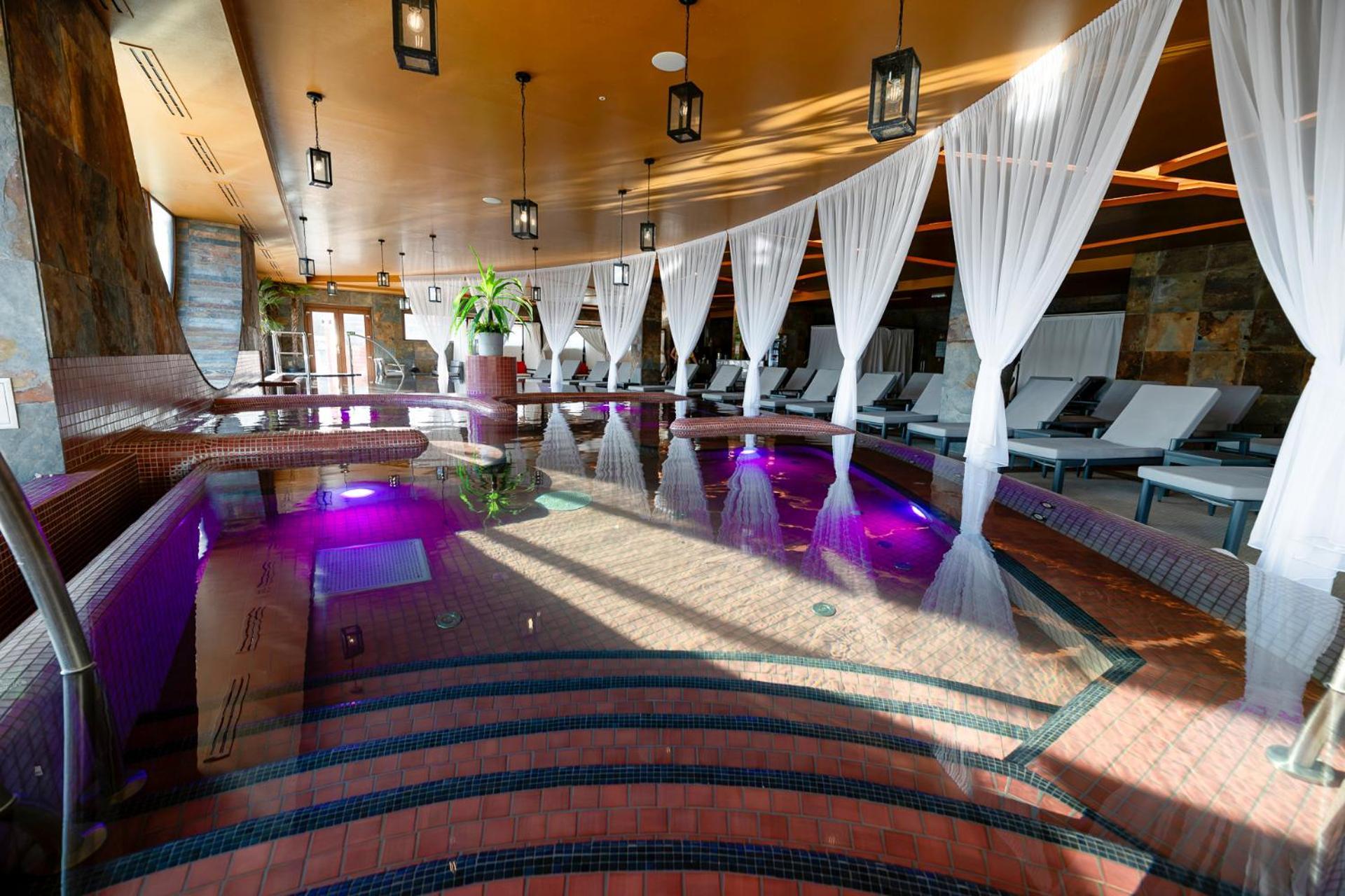 Allure Healthy Hotel & Spa Eger Buitenkant foto